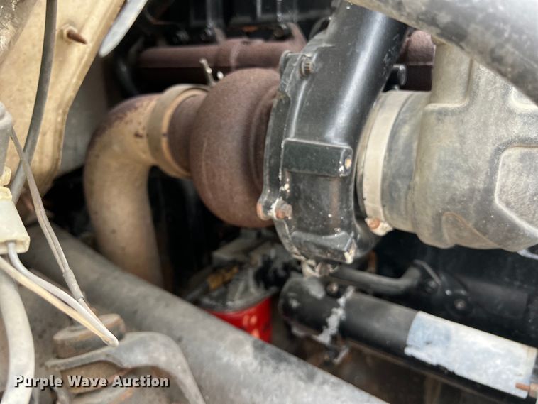 image for item LU9961 1995 International 4700 water truck