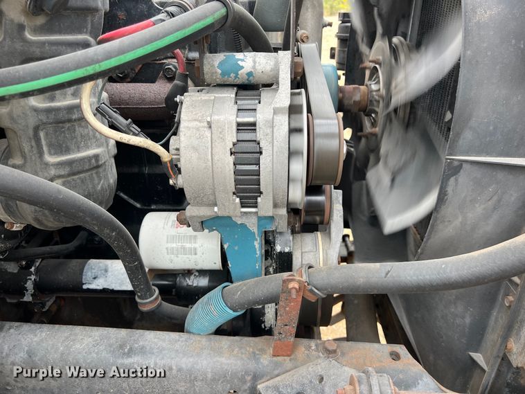 image for item LU9961 1995 International 4700 water truck