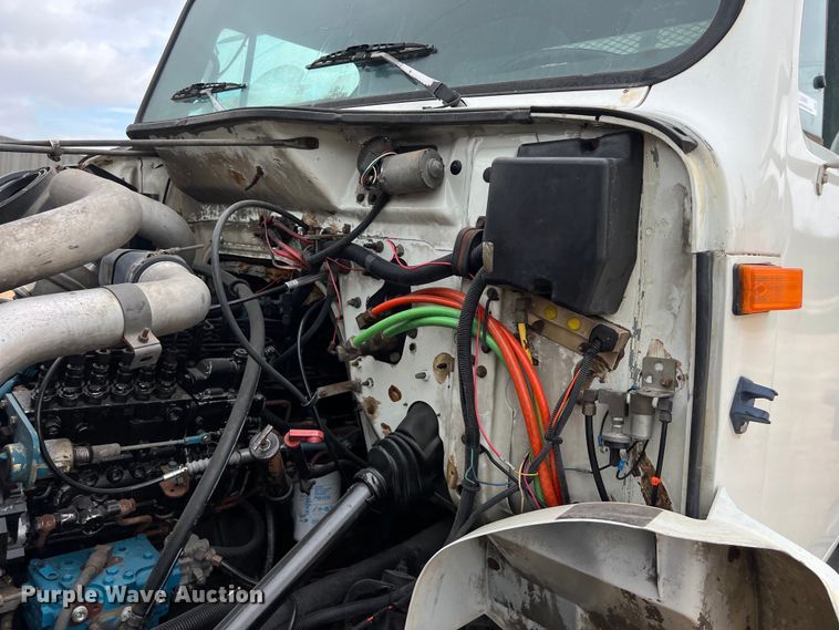 image for item LU9961 1995 International 4700 water truck