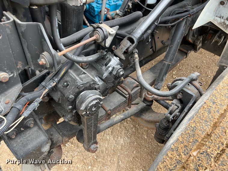 image for item LU9961 1995 International 4700 water truck