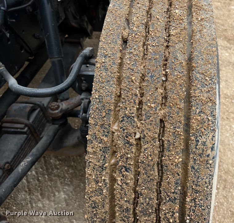 image for item LU9961 1995 International 4700 water truck