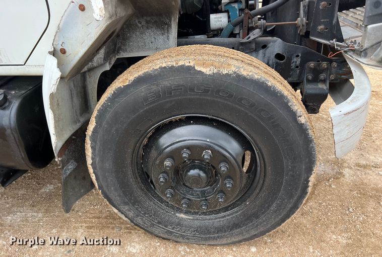 image for item LU9961 1995 International 4700 water truck