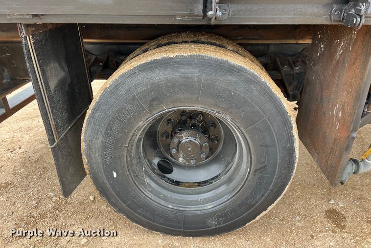 image for item LU9961 1995 International 4700 water truck