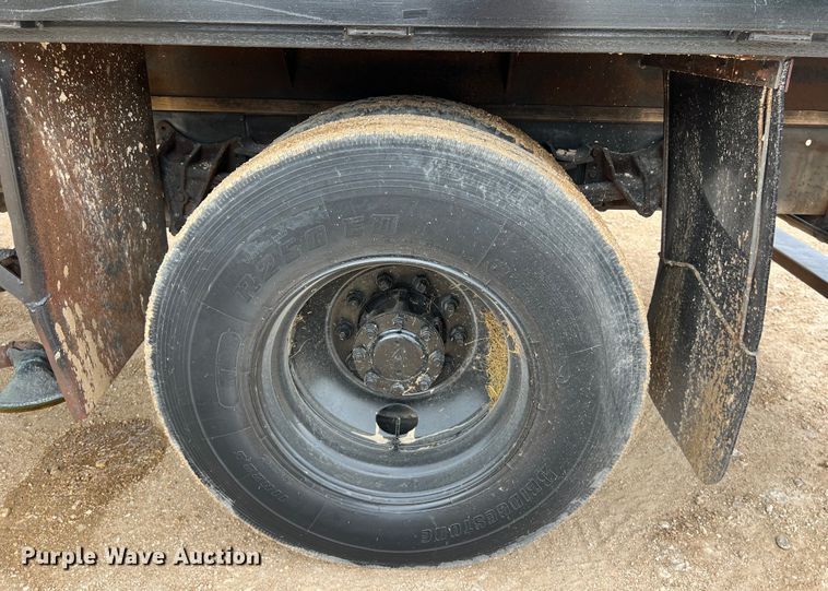 image for item LU9961 1995 International 4700 water truck