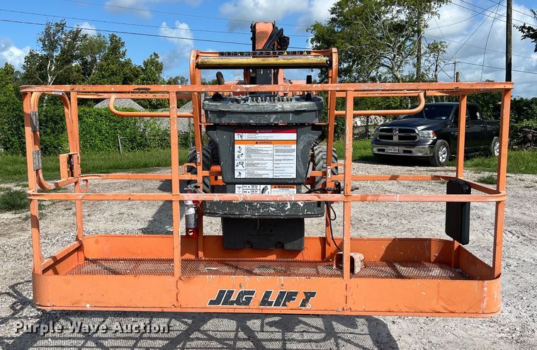 image for item LU9992 2015 JLG 800AJ boom lift