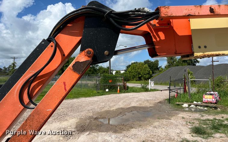 image for item LU9992 2015 JLG 800AJ boom lift