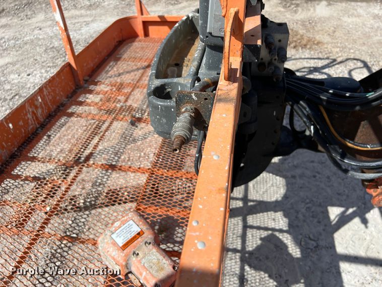 image for item LU9992 2015 JLG 800AJ boom lift