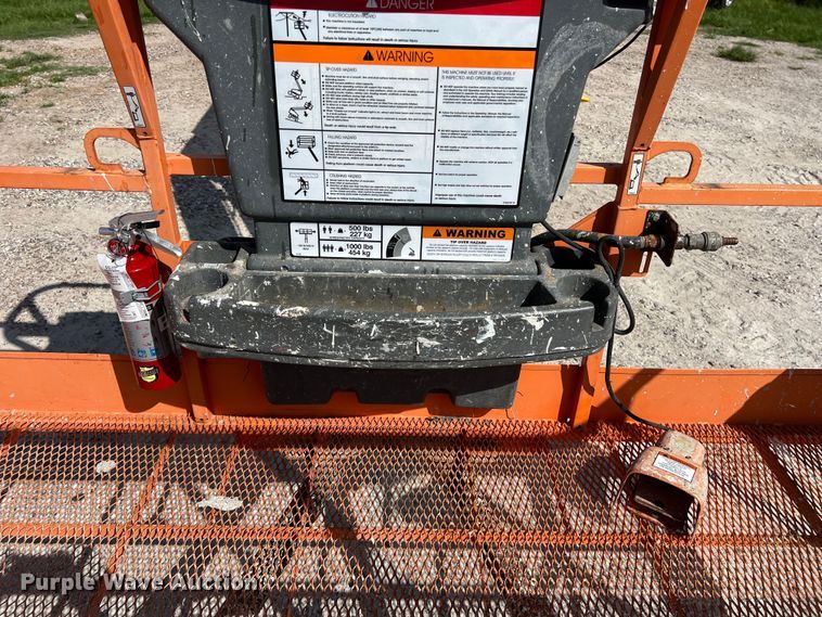 image for item LU9992 2015 JLG 800AJ boom lift
