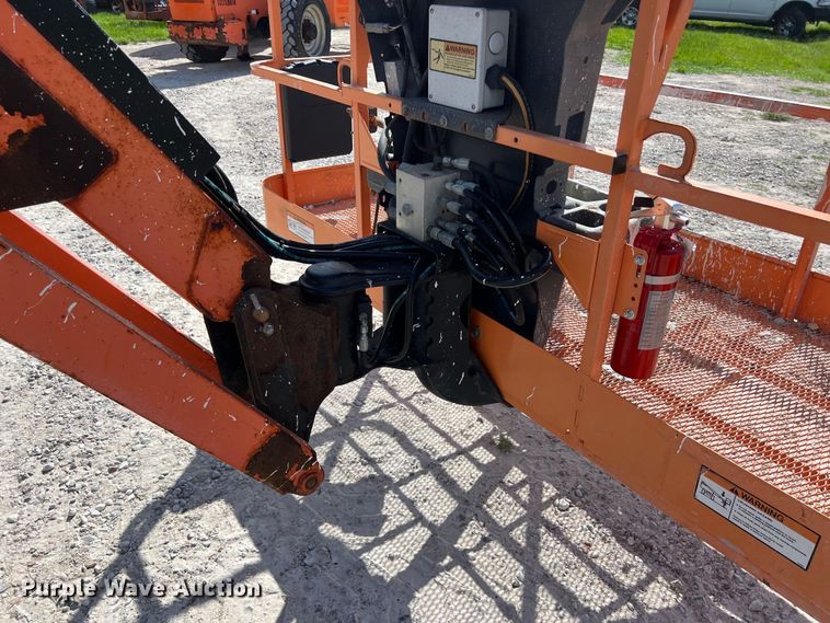 image for item LU9992 2015 JLG 800AJ boom lift