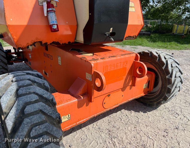 image for item LU9992 2015 JLG 800AJ boom lift