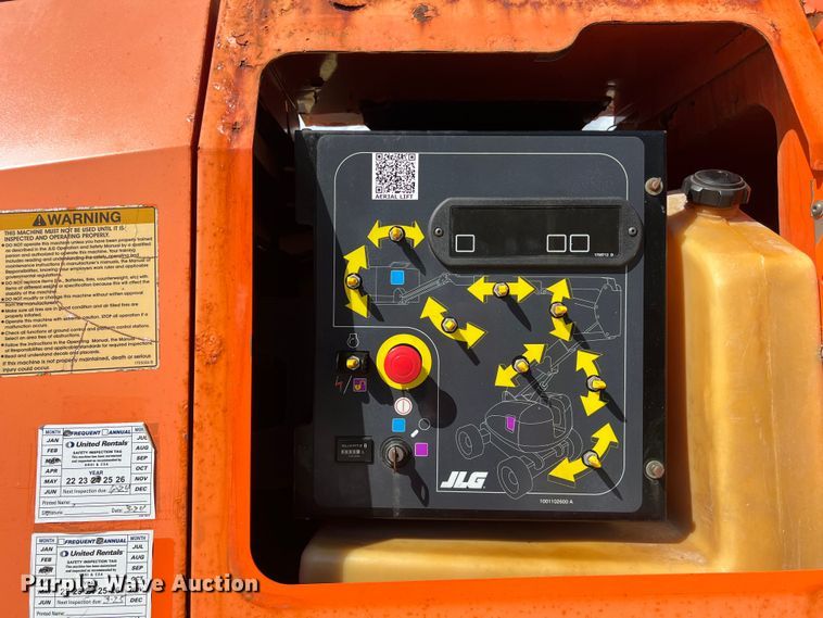 image for item LU9992 2015 JLG 800AJ boom lift