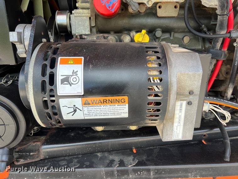 image for item LU9992 2015 JLG 800AJ boom lift