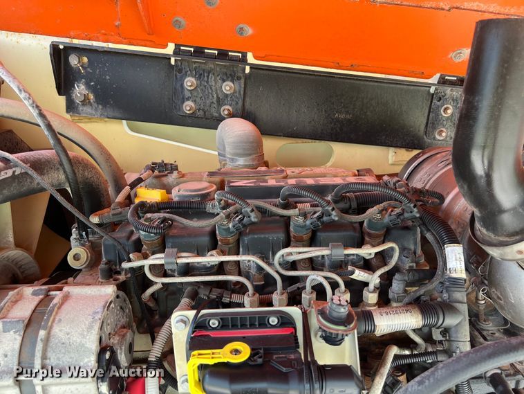 image for item LU9992 2015 JLG 800AJ boom lift