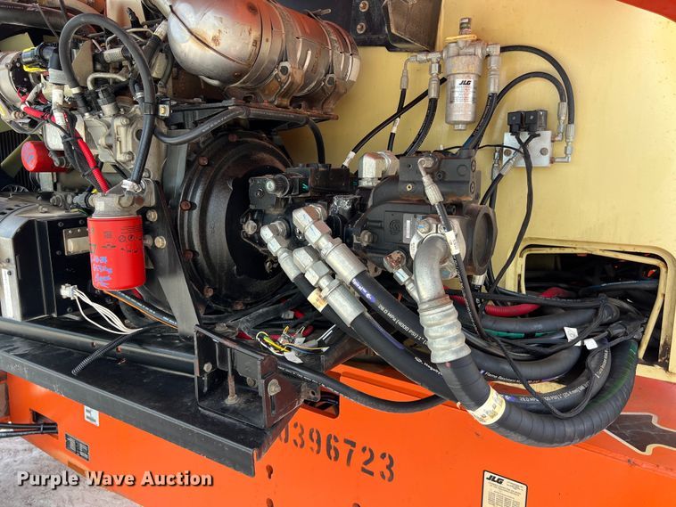 image for item LU9992 2015 JLG 800AJ boom lift