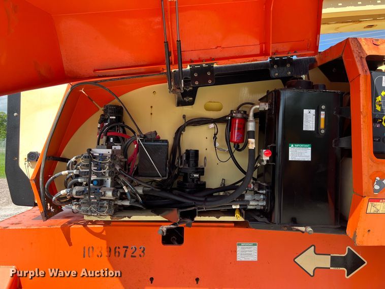 image for item LU9992 2015 JLG 800AJ boom lift