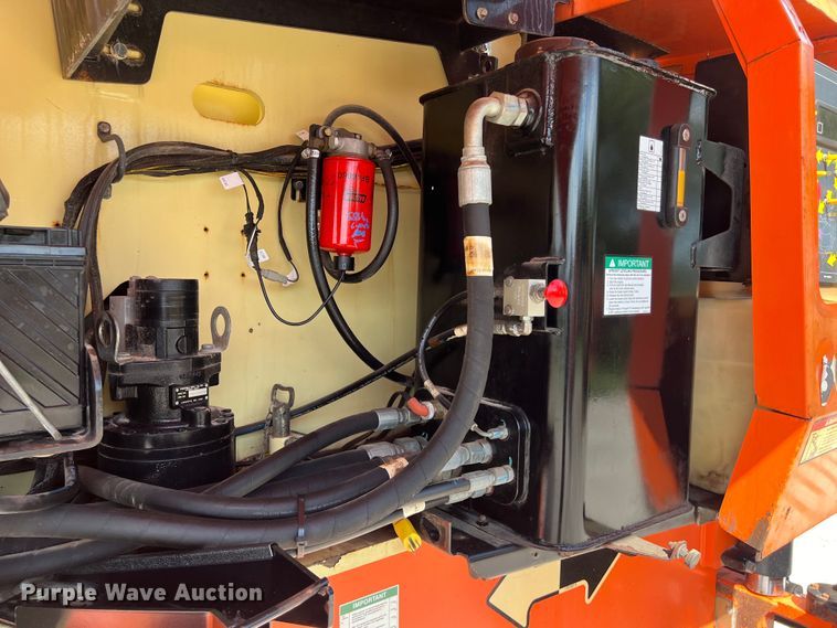 image for item LU9992 2015 JLG 800AJ boom lift