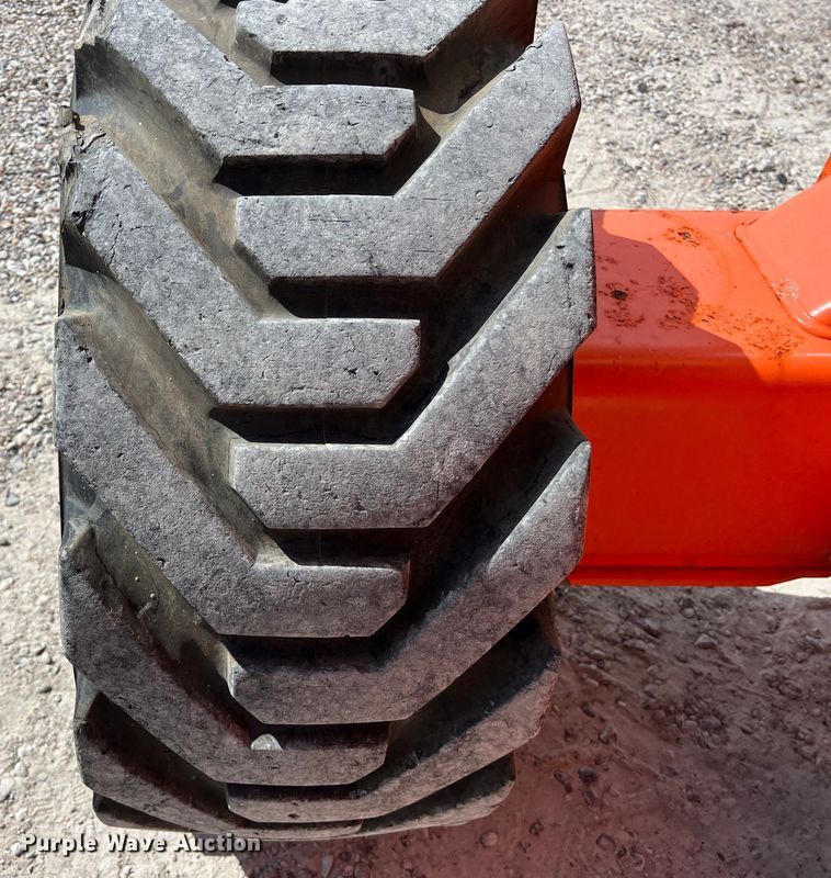 image for item LU9992 2015 JLG 800AJ boom lift