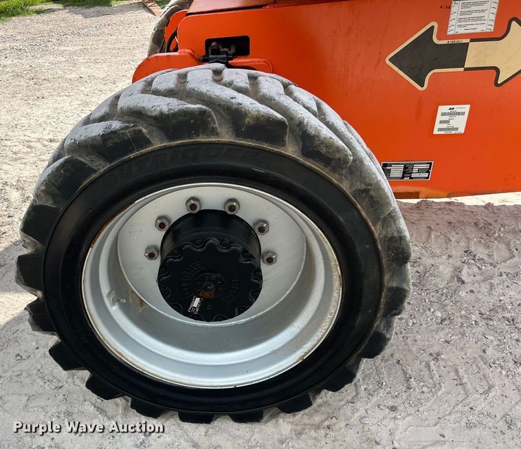 image for item LU9992 2015 JLG 800AJ boom lift