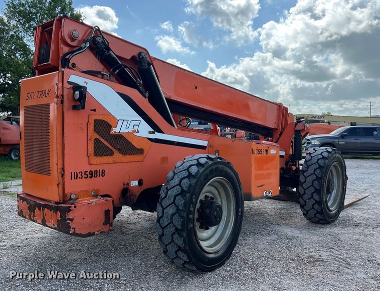 image for item LU9994 2015 JLG 8042 telehandler