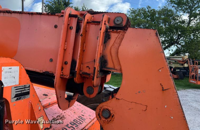 image for item LU9994 2015 JLG 8042 telehandler