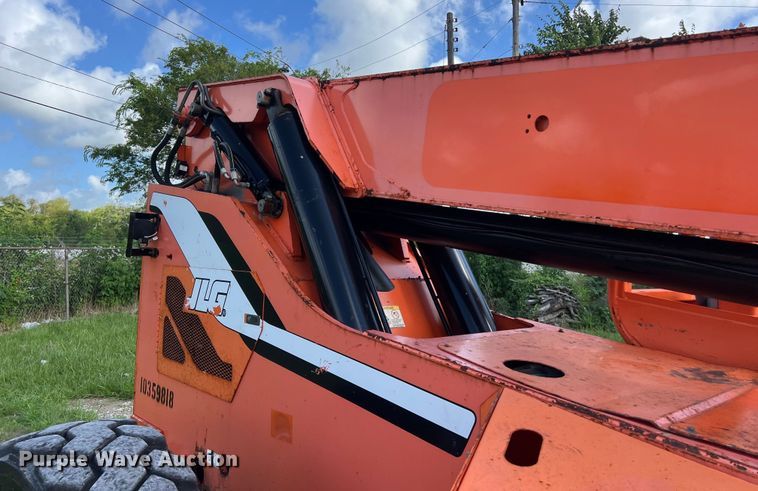image for item LU9994 2015 JLG 8042 telehandler