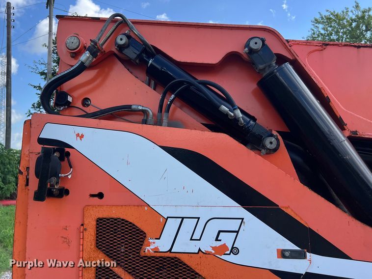 image for item LU9994 2015 JLG 8042 telehandler