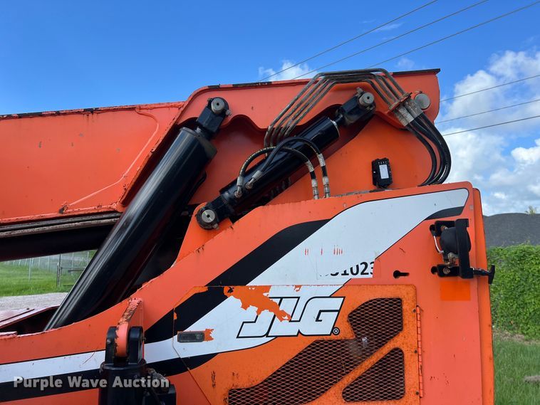 image for item LU9994 2015 JLG 8042 telehandler