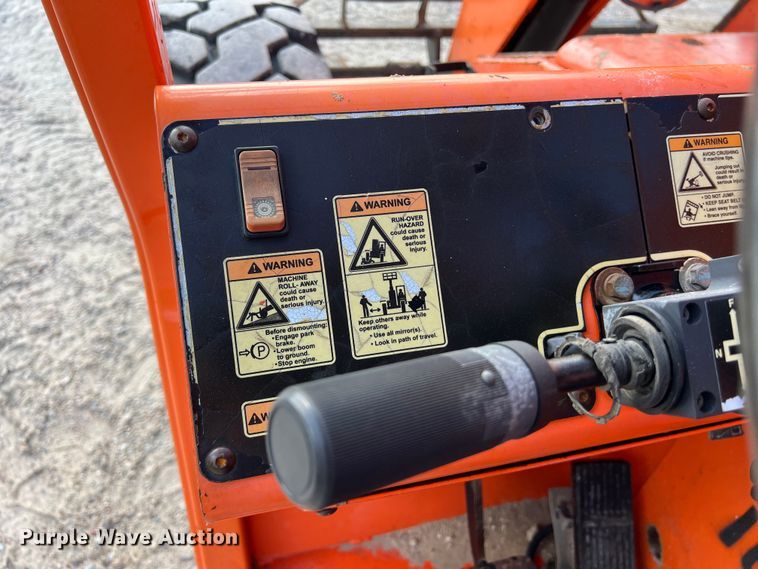 image for item LU9994 2015 JLG 8042 telehandler