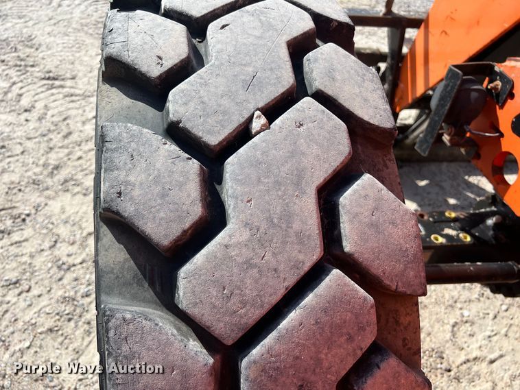 image for item LU9994 2015 JLG 8042 telehandler