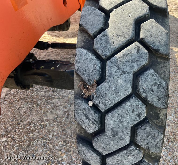 image for item LU9994 2015 JLG 8042 telehandler