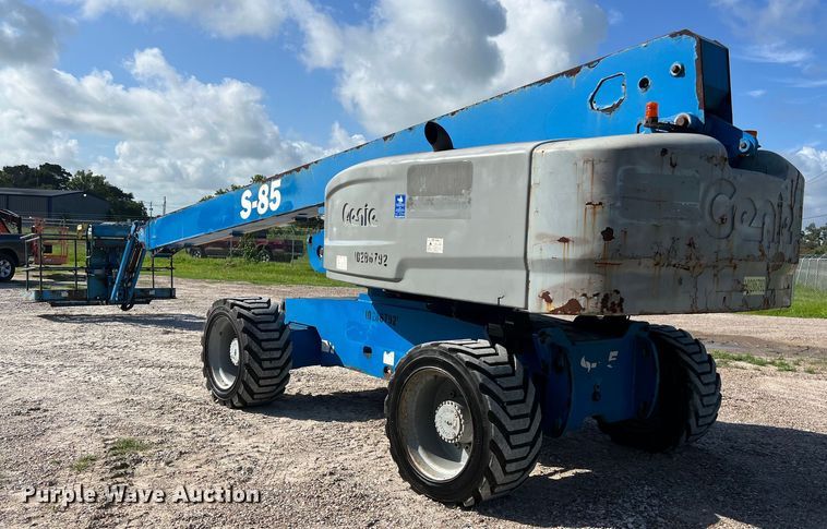 image for item LU9995 2014 Genie S-85 boom lift