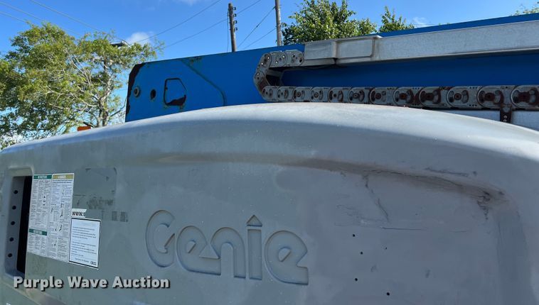 image for item LU9995 2014 Genie S-85 boom lift