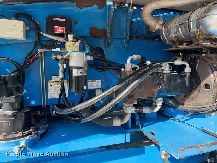 image for item LU9995 2014 Genie S-85 boom lift