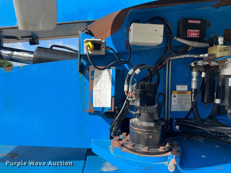 image for item LU9995 2014 Genie S-85 boom lift