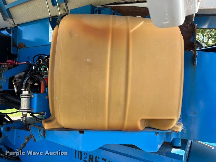 image for item LU9995 2014 Genie S-85 boom lift