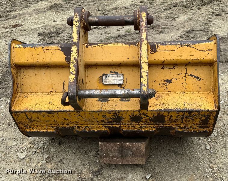 image for item MU9822 (4) backhoe buckets