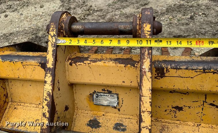 image for item MU9822 (4) backhoe buckets