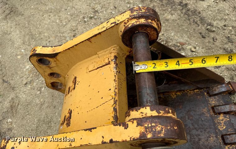 image for item MU9822 (4) backhoe buckets