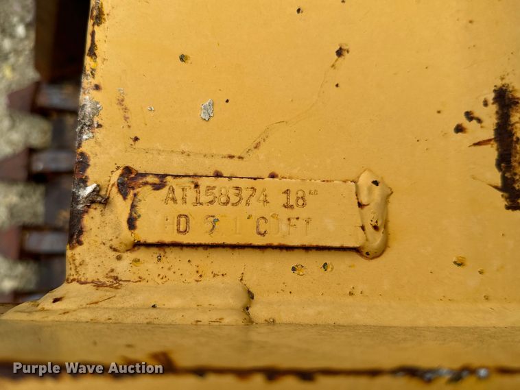 image for item MU9822 (4) backhoe buckets