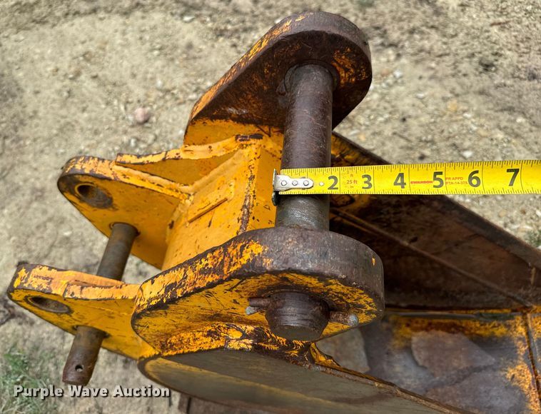 image for item MU9822 (4) backhoe buckets