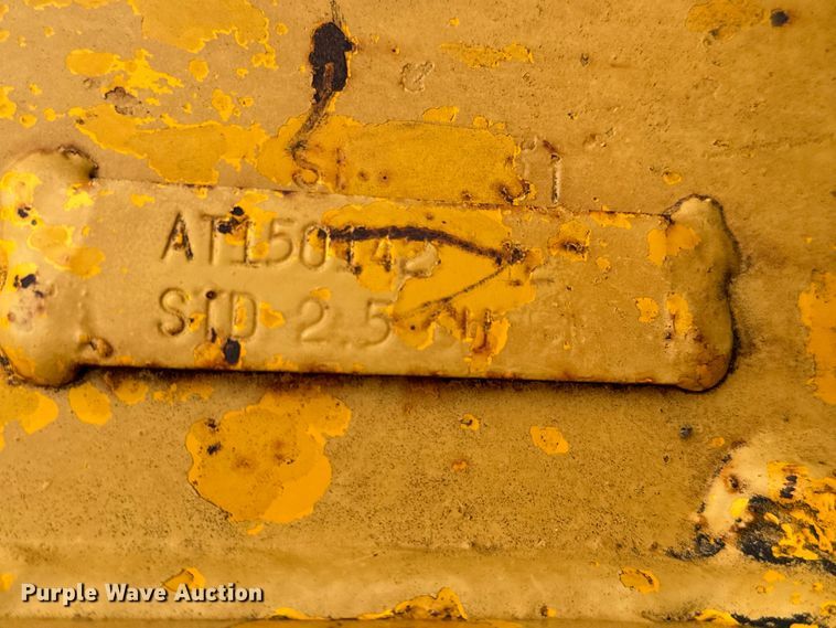 image for item MU9822 (4) backhoe buckets