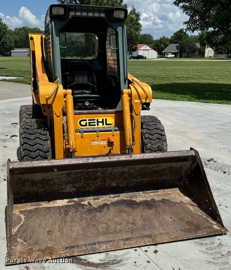image for item MU9838 2010 Gehl 5640 Turbo E Series skid steer loader
