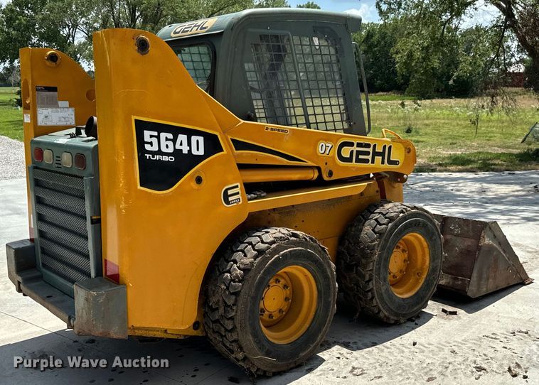 image for item MU9838 2010 Gehl 5640 Turbo E Series skid steer loader