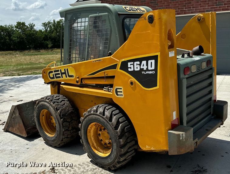 image for item MU9838 2010 Gehl 5640 Turbo E Series skid steer loader
