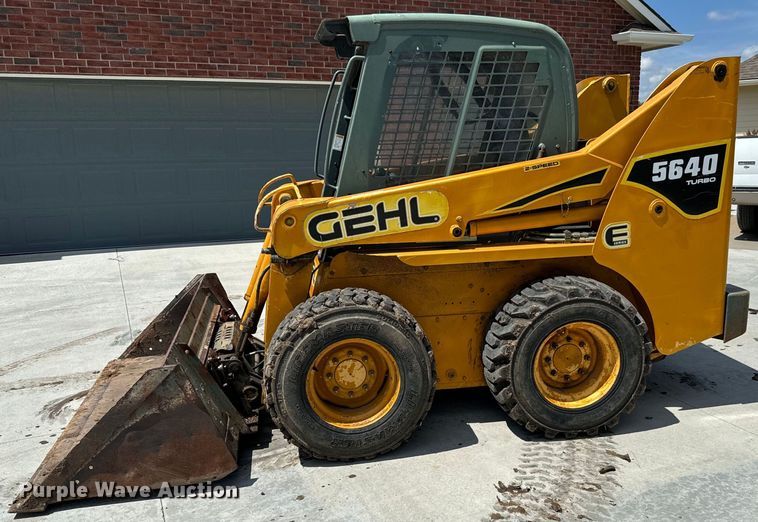 image for item MU9838 2010 Gehl 5640 Turbo E Series skid steer loader