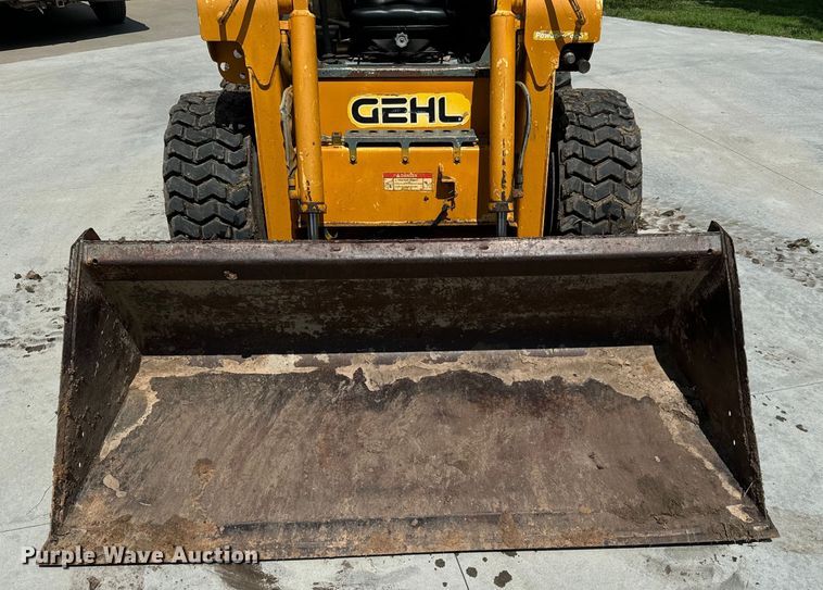 image for item MU9838 2010 Gehl 5640 Turbo E Series skid steer loader
