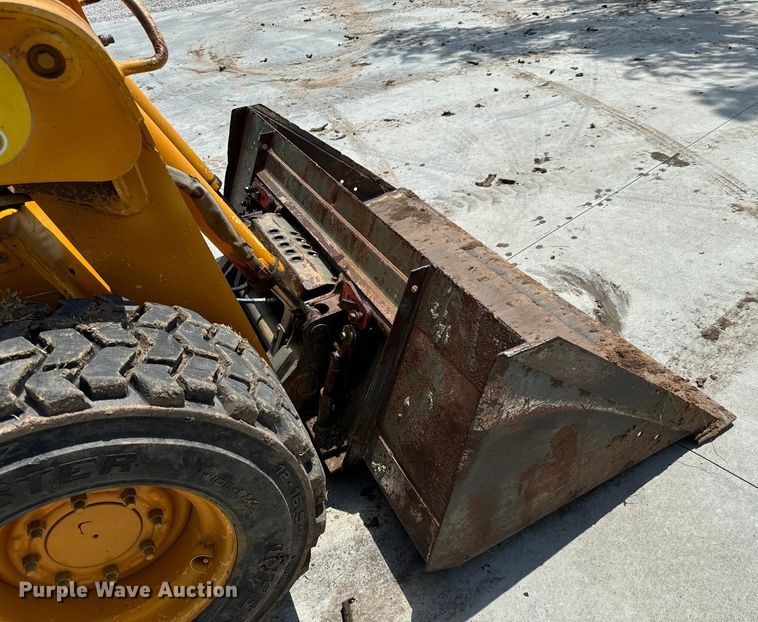 image for item MU9838 2010 Gehl 5640 Turbo E Series skid steer loader