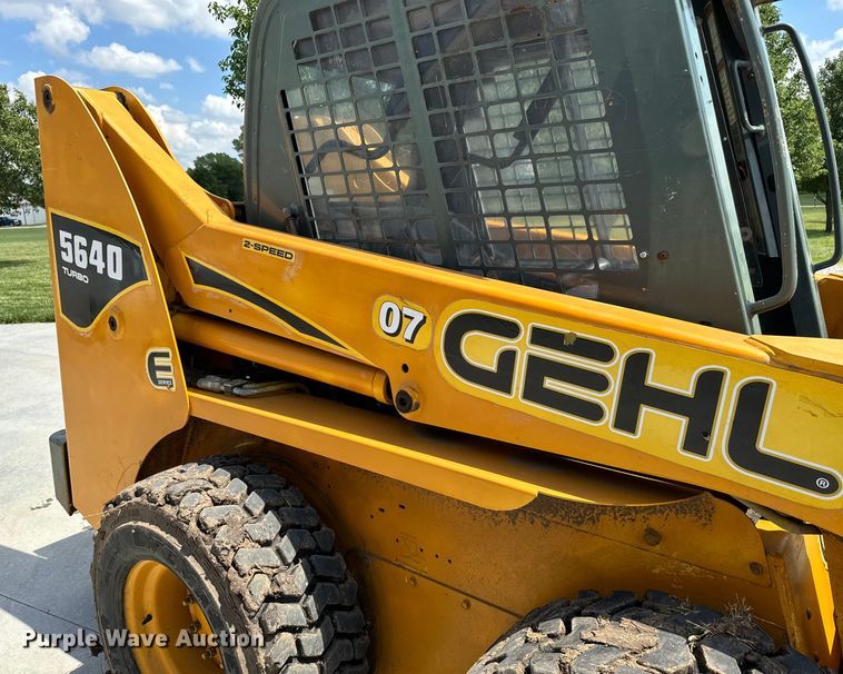 image for item MU9838 2010 Gehl 5640 Turbo E Series skid steer loader