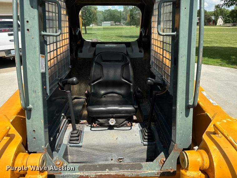 image for item MU9838 2010 Gehl 5640 Turbo E Series skid steer loader
