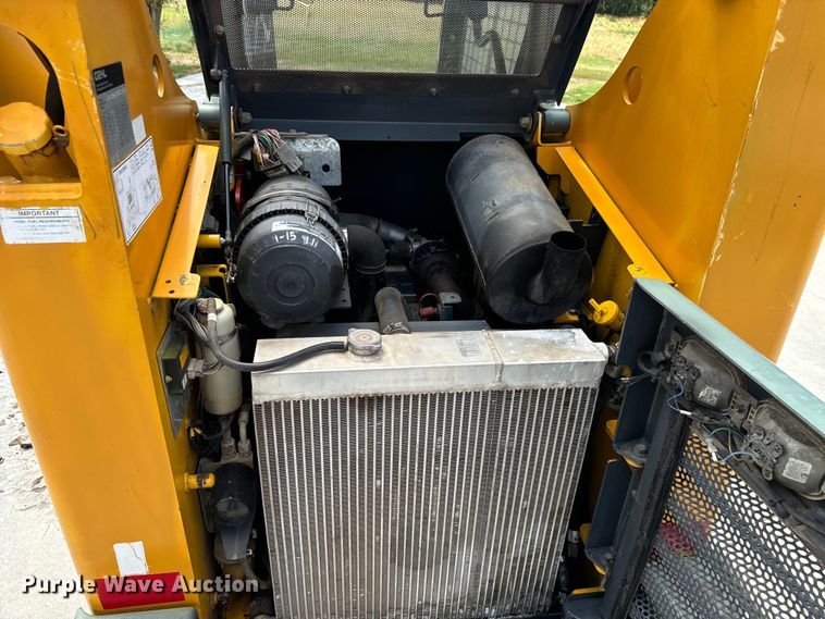 image for item MU9838 2010 Gehl 5640 Turbo E Series skid steer loader